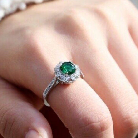 NEW 925 Sterling Silver Elegant Ring Size 6-10 - Picture 6 of 7